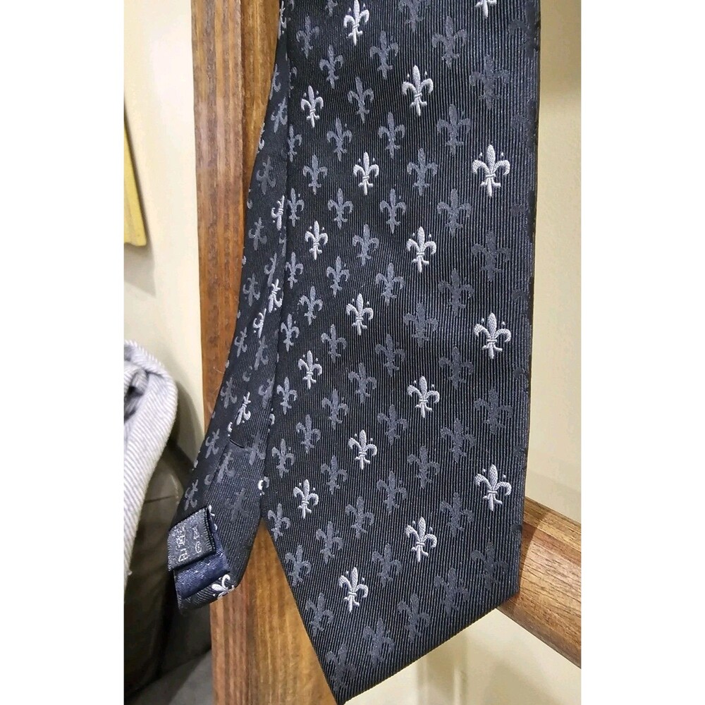 100% Silk Black Grey Silver Shadow Florence Fleur de Lis Woven Silk Tie Italy